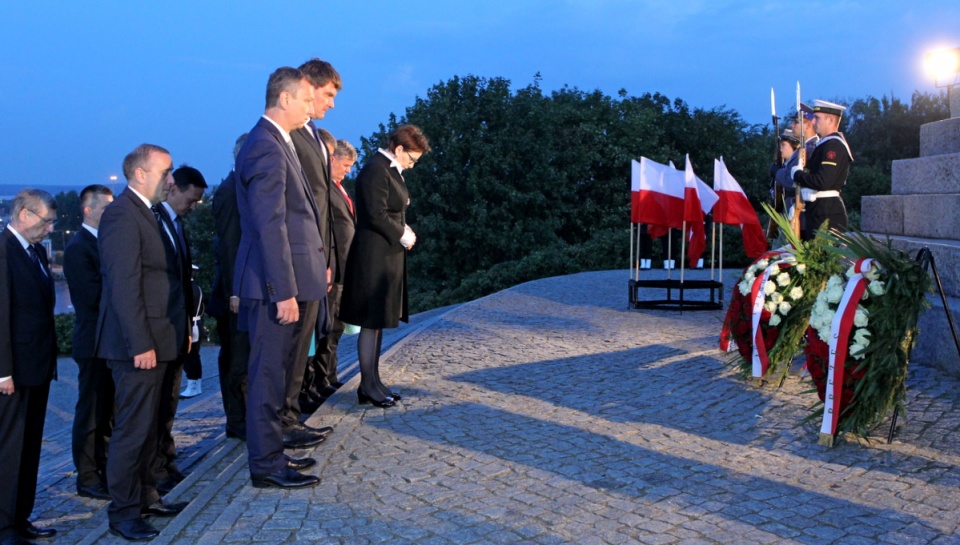 Poranne uroczystości na Westerplatte rozpoczęły się 1 września tradycyjnie krótko przed godz. 4.45. Fot. PAP/Piotr Wittman