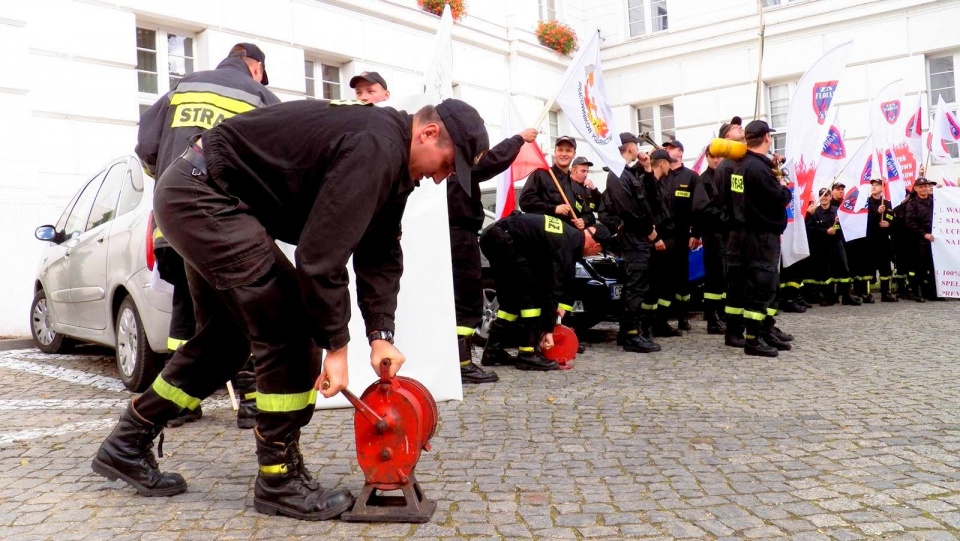 Protestowi towarzyszył dźwięk strażackich syren. Fot. Bogusław Białas