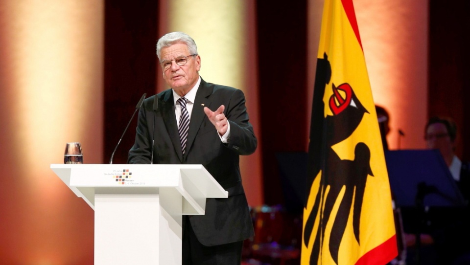 Prezydent Joachim Gauck przemawia we frankfurckiej operze Alte Oper. Fot. PAP/EPA/RALPH ORLOWSKI / POOL