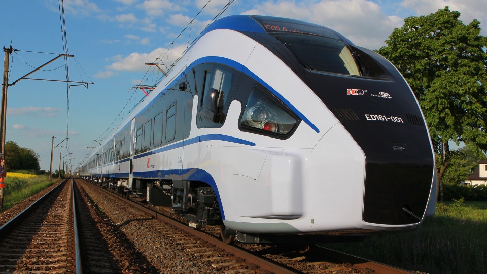 Pociąg PesaDart osiągnął podczas testu na Centralnej Magistrali Kolejowej prędkość 200 kilometrów na godzinę. Fot. PESA