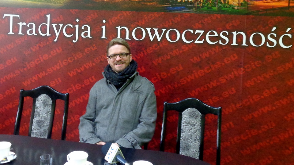 Tobiasz Staniszewski finalista "The Voice of Poland" na konferencji w Świeciu nad Wisłą. Fot. Marcin Doliński