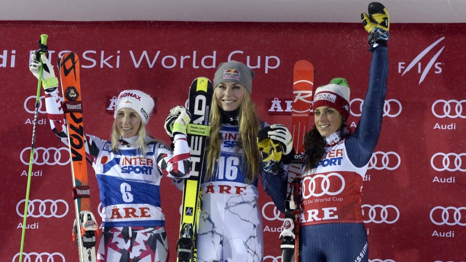 Amerykanka Lindsey Vonn wygrała w szwedzkim Are slalom gigant alpejskiego Pucharu Świata. Druga była Austriaczka Eva-Maria Brem - 0,07 s straty, a trzecia Włoszka Federica Brignone - 0,35. Fot. PAP/EPA