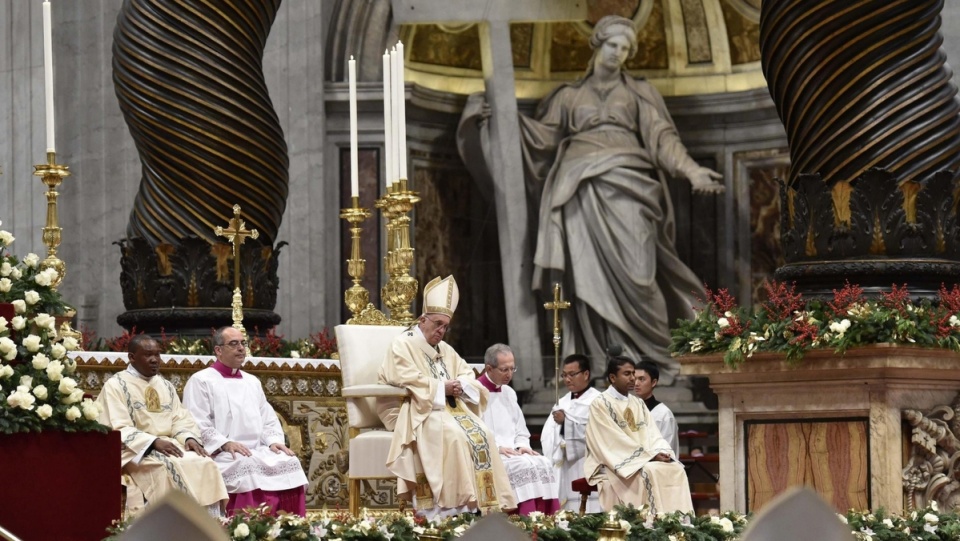 Papież Franciszek podczas mszy w Bazylice Św. Piotra w Watykanie. Fot. PAP/EPA/GIORGIO ONORATI