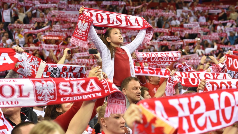 Polscy kibice podczas meczu "biało-czerwonych" z Francją w Krakowie. Fot. PAP/Jacek Bednarczyk