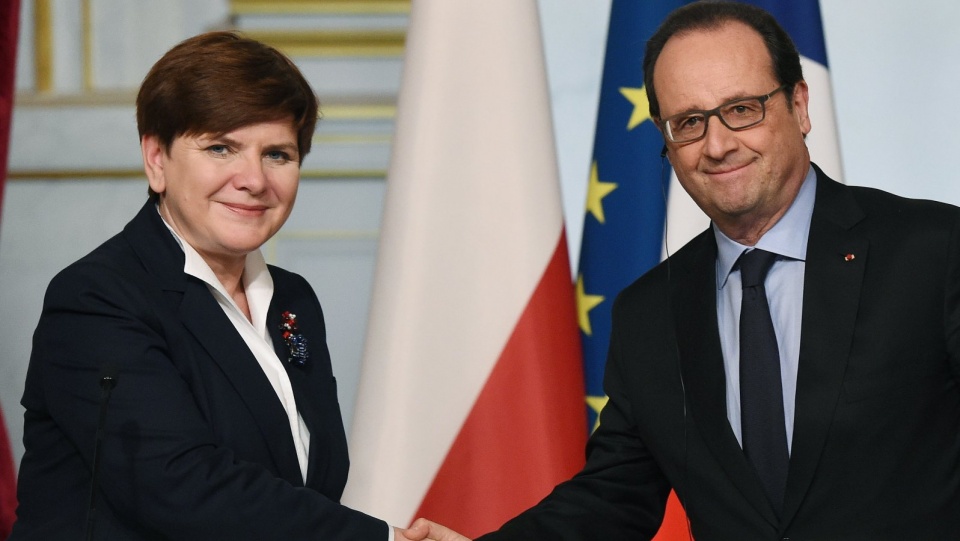 Łączymy ze współpracą z Francją wielkie nadzieje - powiedziała premier Beata Szydło w środę w Paryżu po spotkaniu z prezydentem Francji Francoisem Hollande