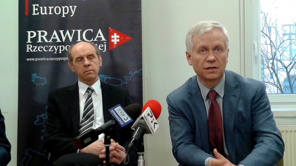 Na otwarciu biura poselskiego w Toruniu obecny był również europoseł Prawicy RP, Marek Jurek. Fot. Michał Zaręba