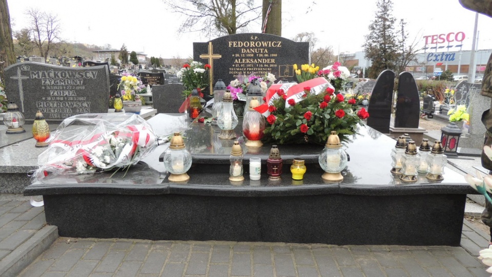 Już szósty raz rodzina spotkała się na grobie Aleksandra Fedorowicza. Po raz pierwszy jednak w asyście władz województwa.