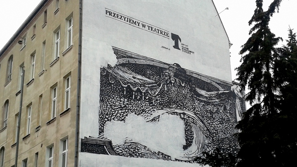Mural powstały z okazji 250-lecia teatru publicznego, został odsłonięty w Bydgoszczy we wrześniu 2015 roku. Fot. Bogumiła Wresiło