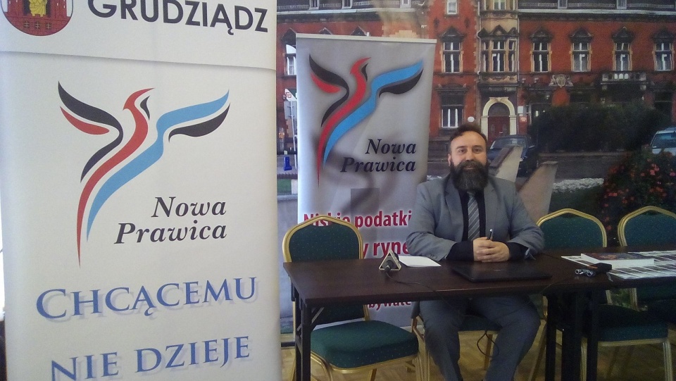 Rafał Nadolski z Kongresu Nowej Prawicy uważa, że jedynym ratunkiem dla miasta jest prywatyzacja m. in. szpitala. Fot. Marcin Doliński