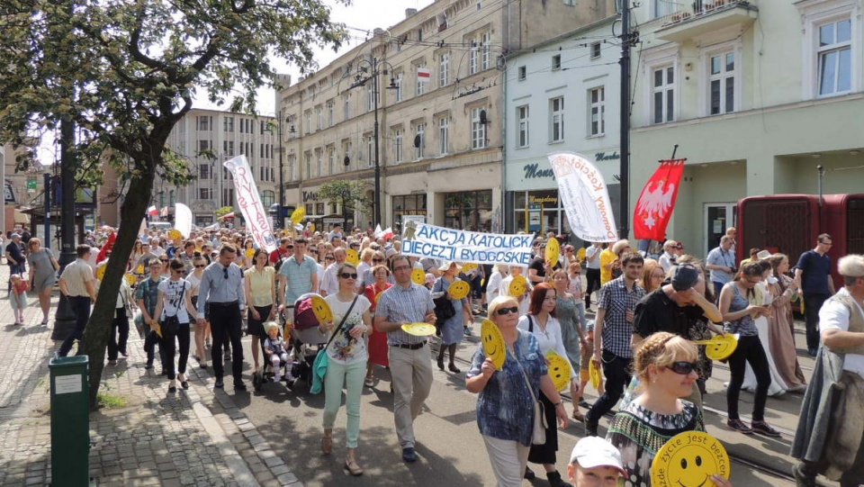 Uczestnicy marszu przeszli ulicami Bydgoszczy. Fot. Damian Klich