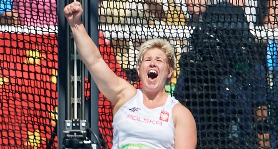 Anita Włodarczyk (RKS Skra Warszawa) wynikiem 82,29 poprawiła należący do niej rekord świata w trzeciej próbie olimpijskiego konkursu rzutu młotem na stadionie w Rio de Janeiro. Fot. PAP/Adam Warżawa