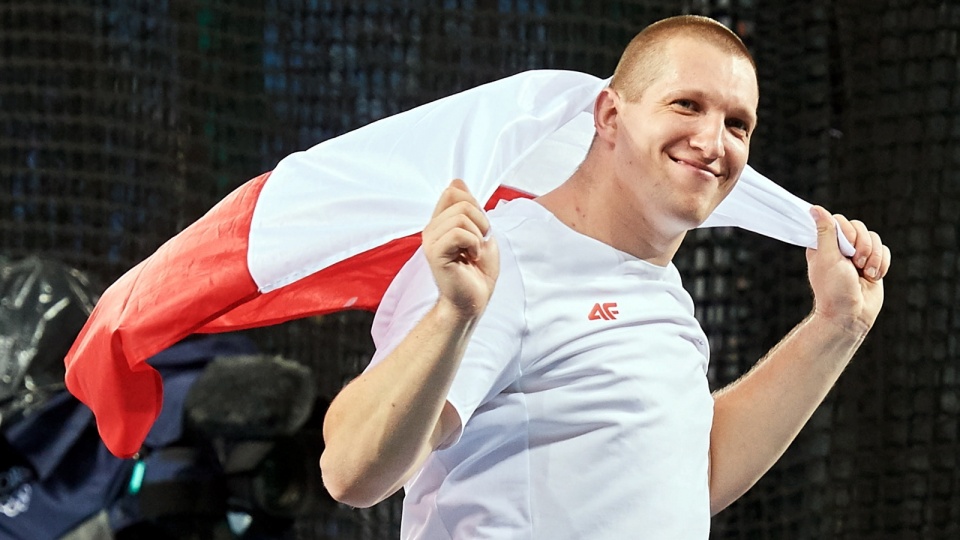 Wojciech Nowicki cieszy się po finale rzutu młotem, w którym wywalczył brązowy medal. Fot. PAP/Adam Warżawa