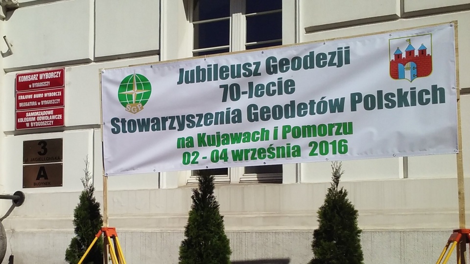 Geodeci świetują w Urzędzie Wojewódzkim w Bydgoszczy. Fot. Kamila Zroślak
