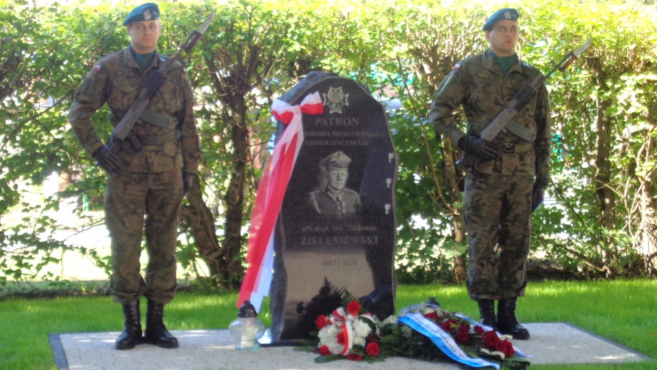 W czasie uroczystości odsłonięto tablicę pamiątkową poświęconą pułkownikowi Tadeuszowi Zieleniewskiemu. Fot. Monika Kaczyńska
