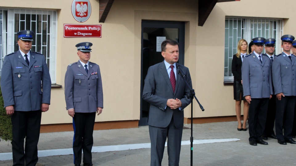 Minister spraw wewnętrznych i administracji Mariusz Błaszczak otworzył posterunek w Dragaczu. Fot. Marcin Doliński