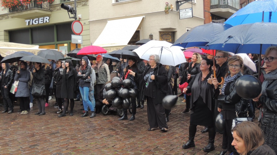 "Czarny protest" w Toruniu. Fot. Monika Kaczyńska