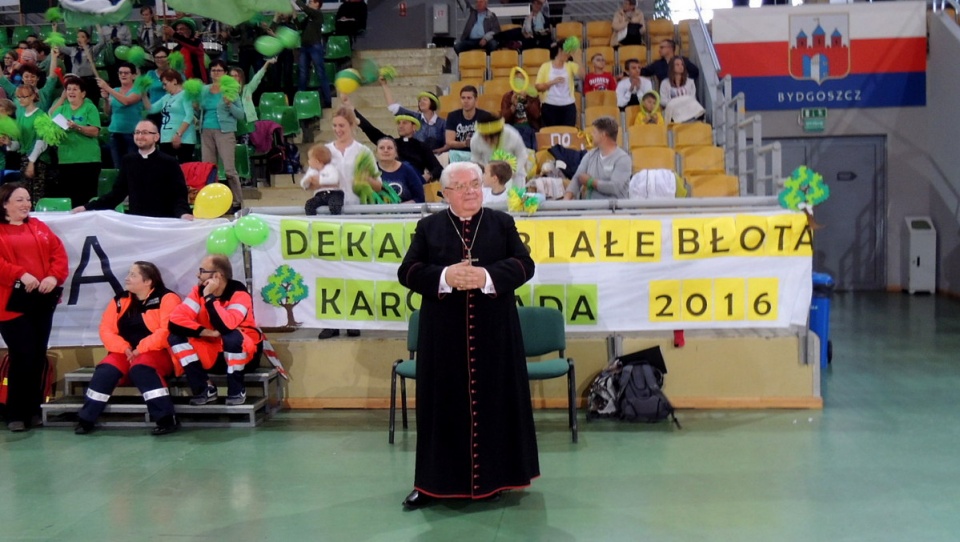 Zawody sportowe między dekanatami nawiązywały do nauk papieża Franciszka, przekazanych podczas Światowych Dni Młodzieży. Fot. Damian Klich