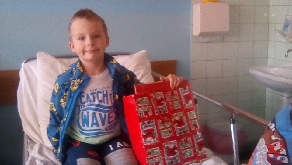 Były prezenty? Były. Święty Mikołaj odwiedził dzieci w grudziądzkim szpitalu. Fot. Marcin Doliński