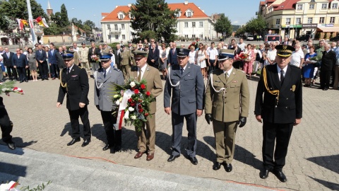 Włocławska uroczystość z okazji Święta Wojska Polskiego odbyła się na placu Wolności pod pomnikiem Żołnierza Polskiego. Fot. Sławomir Kukiełczyński