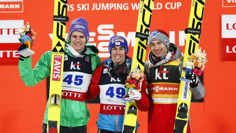Czołowa trójka środowych zawodów PŚ w Pjongczang. Od lewej Andreas Wellinger, Stefan Kraft i Kamil Stoch. Fot. PAP/EPA/JEON HEON-KYUN