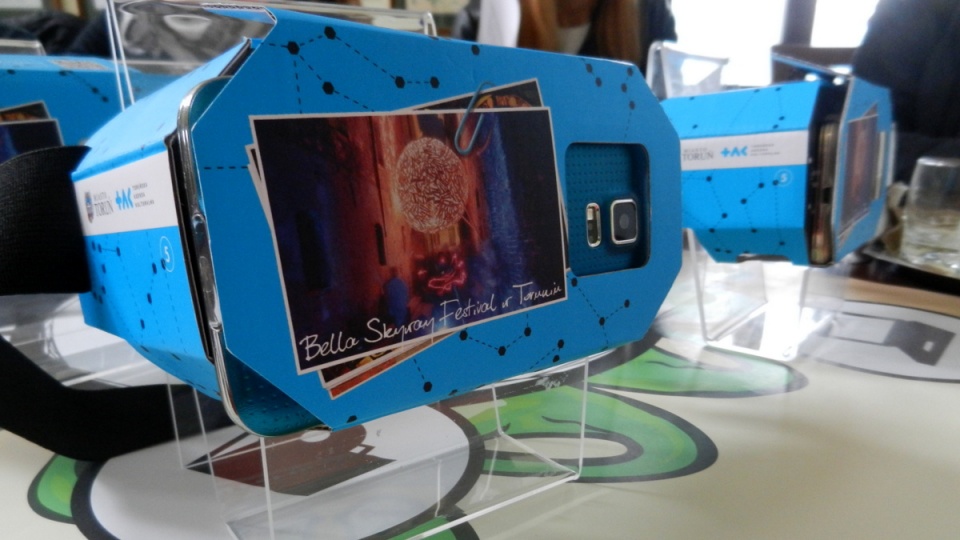 Gogle umożliwiające obejrzenie filmu w technologii VR. Fot. Iwona Muszytowska-Rzeszotek