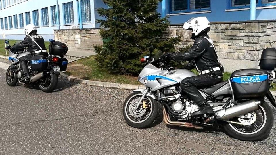 Uwaga motocykliści, motorowerzyści... na ulicach pojawili się również mundurowi na służbowych motocyklach. Fot. KMP we Włocławku