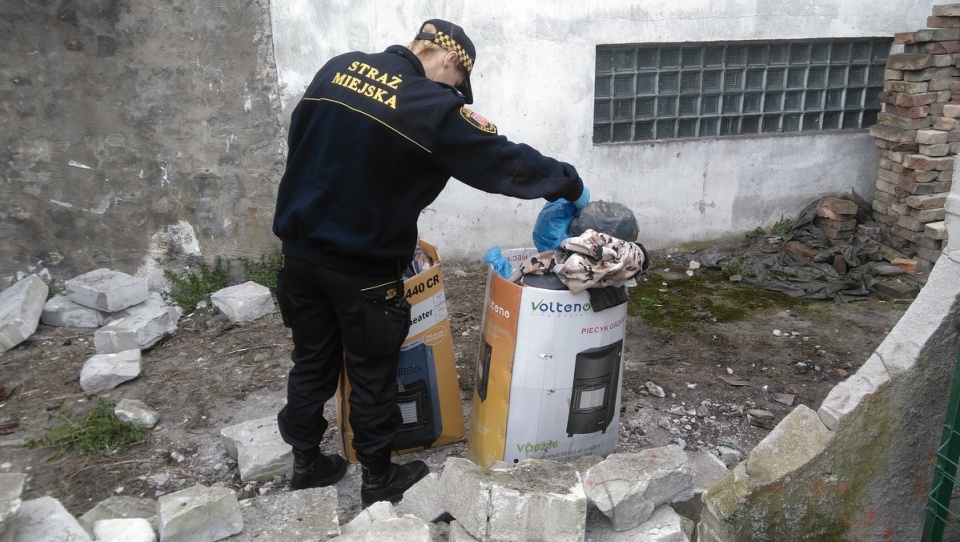 26 kwietnia Straż Miejska ujawniła przy ul. Rybnickiej w Inowrocławiu "dzikie" wysypisko śmieci. Fot. nadesłane