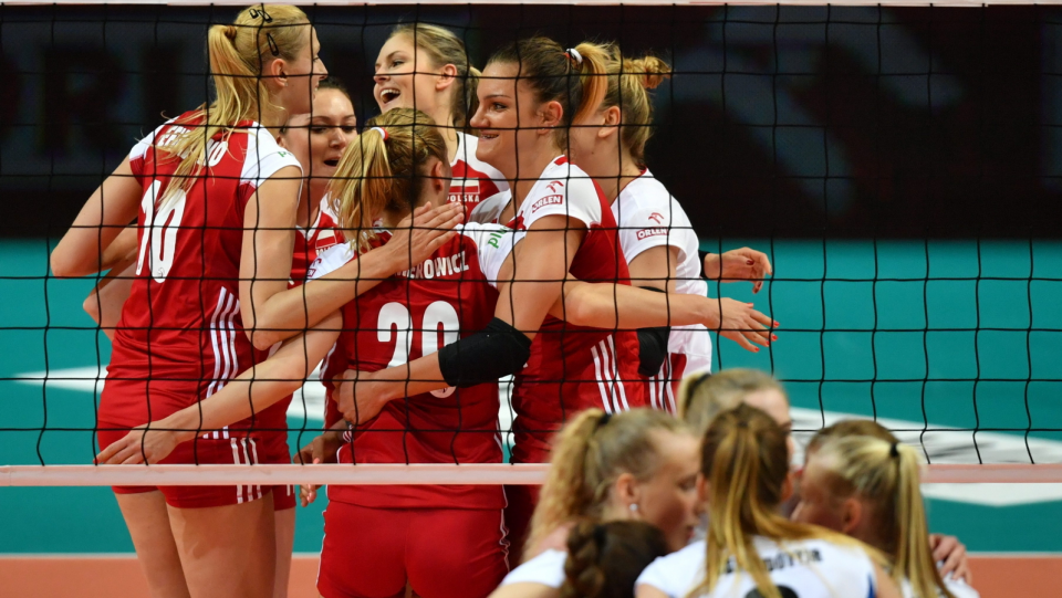 Na zdjęciu (wyżej) reprezentacja Polski siatkarek podczas środowego meczu z Islandią. Fot. PAP/Bartłomiej Zborowski