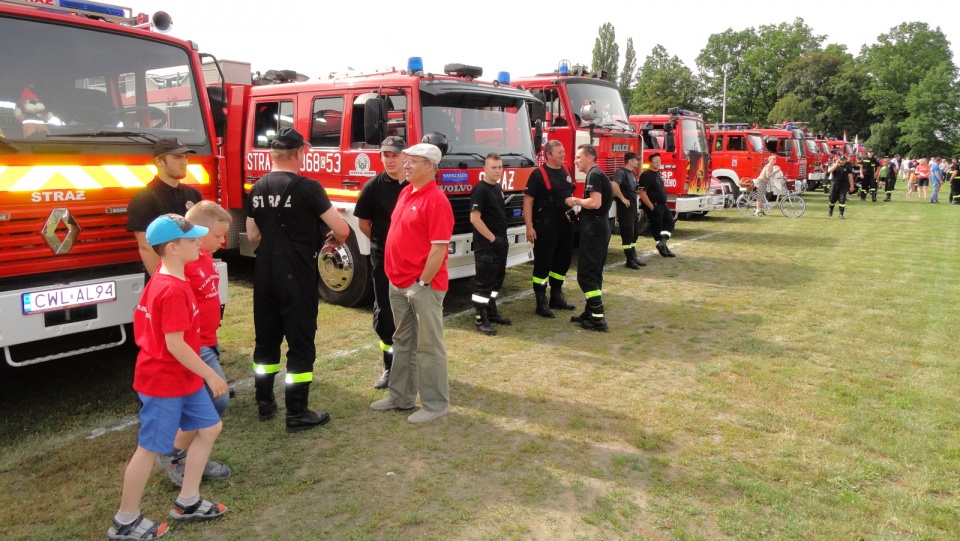 Pokaz strażackiego sprzętu na stadionie w Ciechocinku. Fot. Sławomir Kukiełczyński
