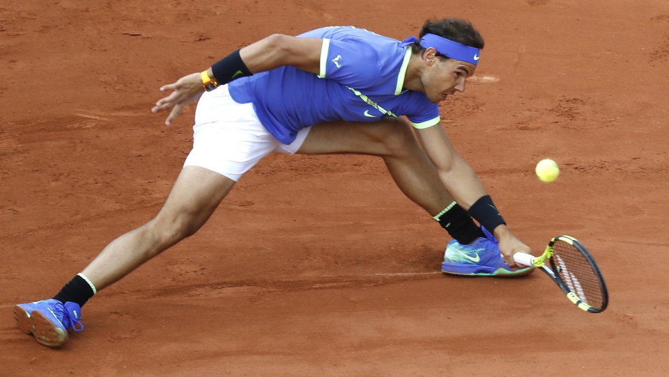 Na zdjęciu Rafael Nadal podczas ćwierćfinałowego meczu we French Open 2017. Fot. PAP/EPA/ETIENNE LAURENT