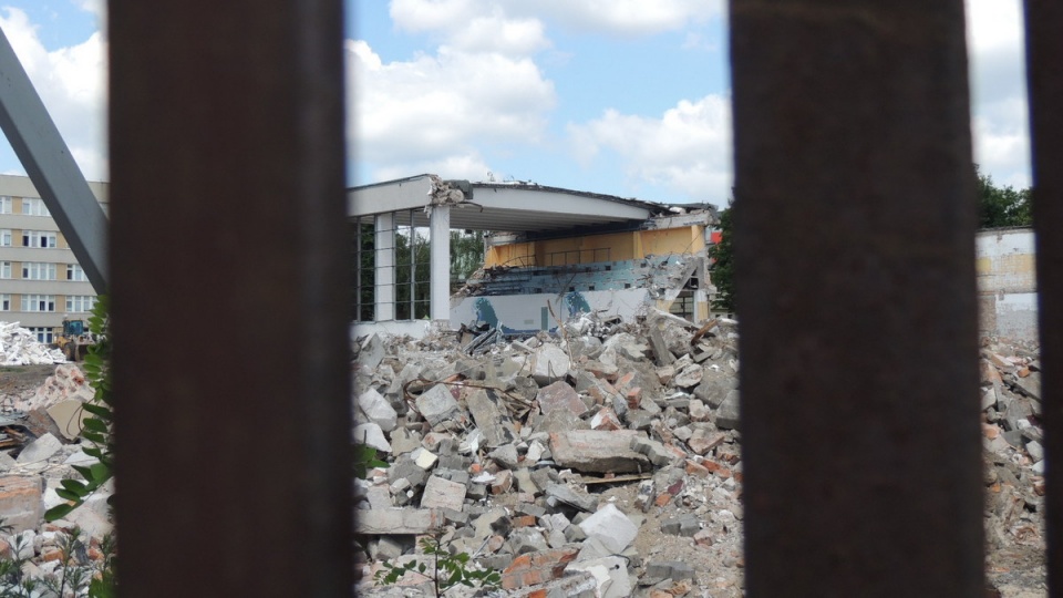 Trwa wyburzanie starego obiektu przy ul. Królowej Jadwigi. Fot. Monika Siwak-Waloszewska
