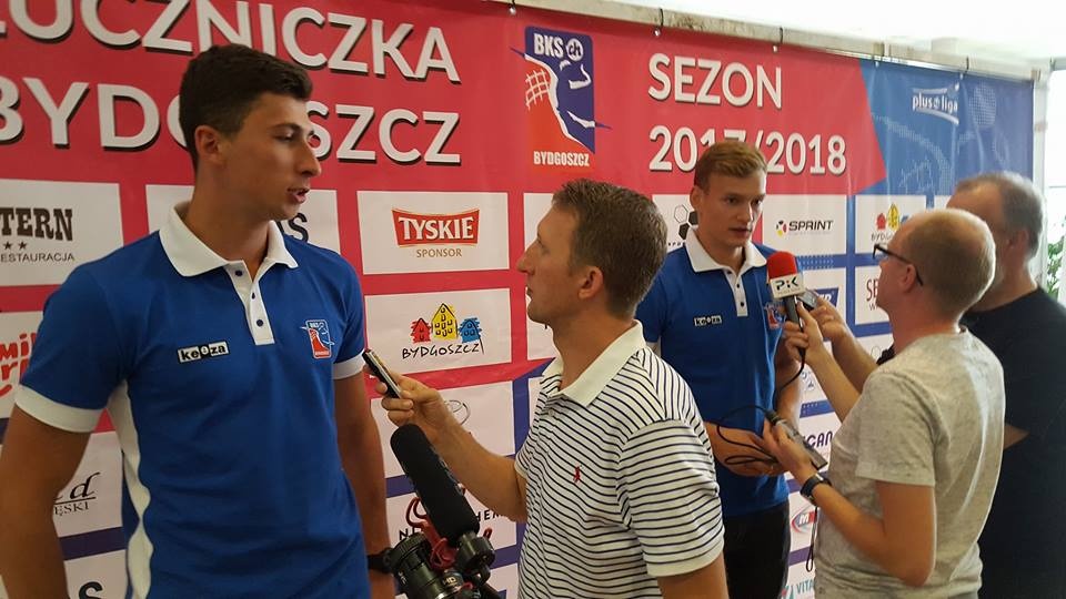 Zdjęcie z konferencji prasowej, która rozpoczęła przygotowania Łuczniczki Bydgoszcz do sezonu 2017/2018/ Fot. Eryk Hełminiak