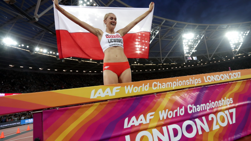 Na zdjęciu Kamila Lićwinko, brązowa medalistka lekkoatletycznych MŚ w skoku wzwyż. Fot. PAP/Bartłomiej Zborowski
