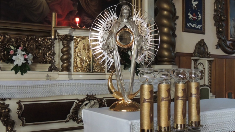 To szczególne naczynie liturgiczne odwiedziło już ponad 80 miejsc i zostanie przekazana w Fatimie 24 września br. Fot. Damian Klich