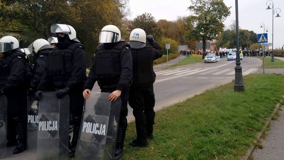 Obie manifestacje zabezpieczała policja. Fot. Adriana Andrzejewska