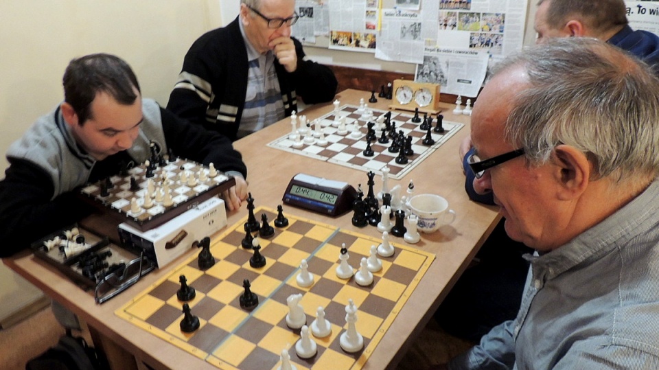W tegorocznej edycji turnieju szachowo-warcabowego wzięło udział 20 osób. Fot. Damian Klich