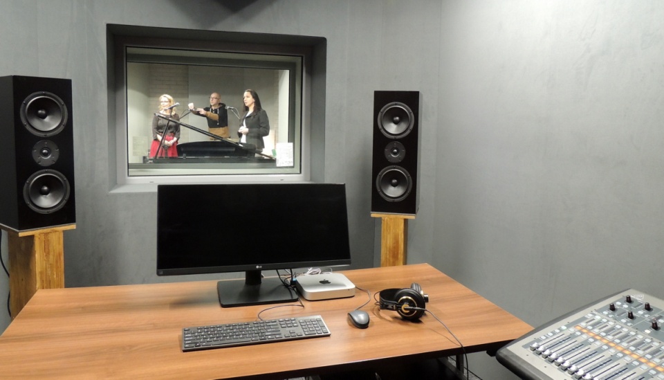 Elementem pracowni edukacji muzycznej jest nowoczesne studio nagrań. Fot. Marek Ledwosiński