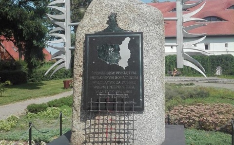 Dewastacja toruńskiego pomnika żołnierzy wyklętych
