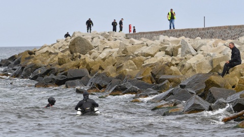 W Darłówku nurkowie wznowią poszukiwania dwojga dzieci w morzu