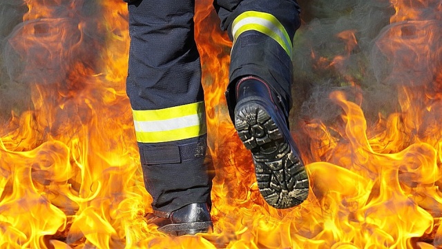 Od 22 grudnia strażacy gasili blisko 800 pożarów. Zginęło 10 osób