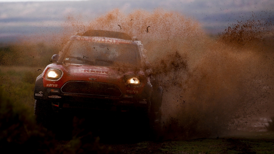 Na zdjęciu samochód Jakuba Przygońskiego na 7. etapie Rajdu Dakar 2018. Fot. PAP/EPA/DAVID FERNANDEZ