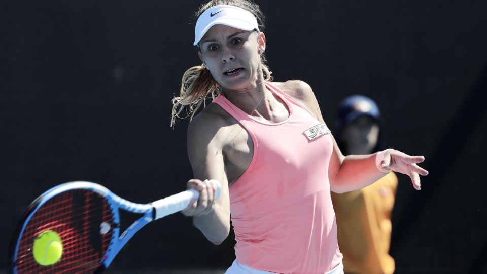 Na zdjęciu Magda Linette podczas meczu 1. rundy Australian Open 2018. Fot. PAP/EPA/MARK CRISTINO