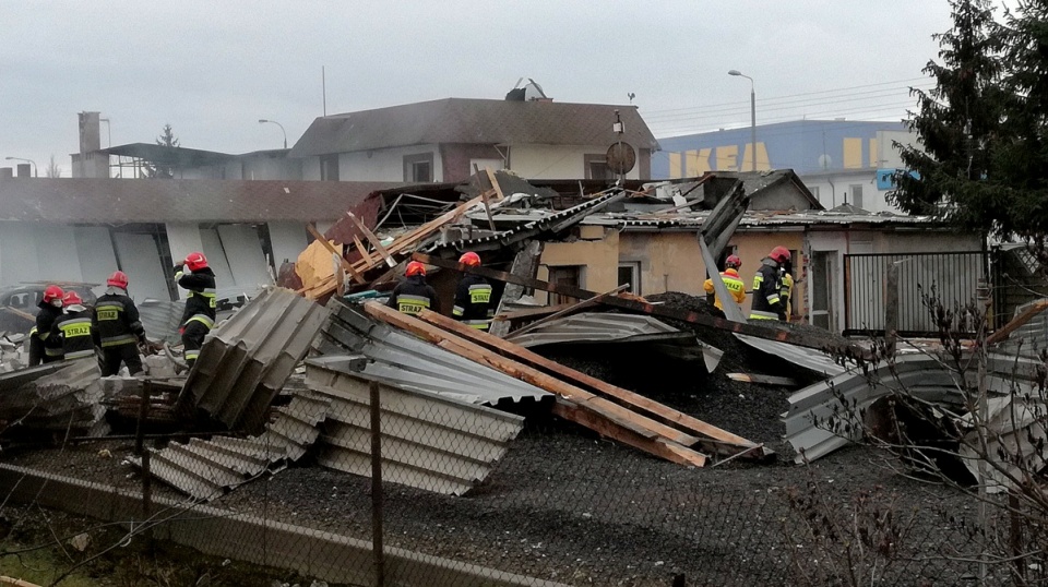 Prawdopodobnie od wybuchu gazu zawaliły się dwa parterowe budynki w zabudowie szeregowej przy ul. Łowickiej w Bydgoszczy. Fot. Robin Jesse