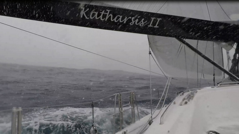 Polska załoga jachtu Katharsis II z bydgoszczanką Hanną Leniec pierwsza na świecie przepłynęła wokół Antarktydy poniżej 60. stopnia szerokości południowej. Fot. Antarctic Circle 60 S.pl