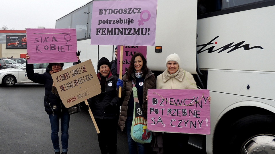 Mieszkanki Kujaw i Pomorza jadą do stolicy, by protestować przeciwko zaostrzeniu prawa aborcyjnego. Fot. Tatiana Adonis