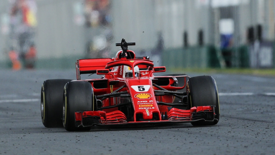 Na zdjęciu bolid Sebastiana Vettela podczas Grand Prix Australii 2018. Fot. PAP/ EPA/DAVE ACREE