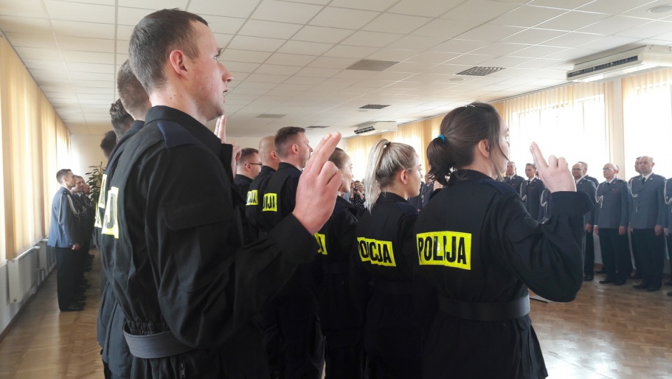 Nowi policjanci złożyli uroczyste ślubowanie w Komendzie Wojewódzkiej w Bydgoszczy.
