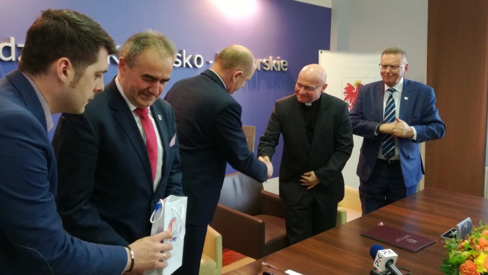 Umowę podpisano w czwartek w Urzędzie Marszałkowskim w Toruniu/fot. Wiktor Strumnik