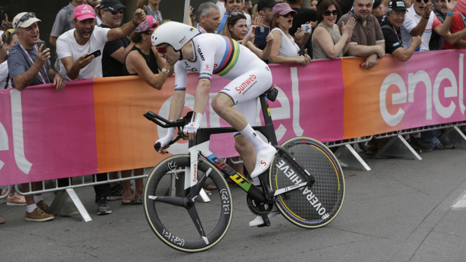 Na zdjęciu Tom Dumoulin podczas 1. etapu Giro d