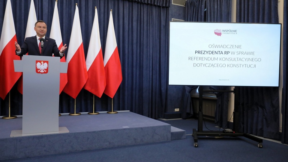 Prezydent Andrzej Duda podczas oświadczenia nt. referendum konsultacyjnego dotyczącego konstytucji. Fot. PAP/Paweł Supernak